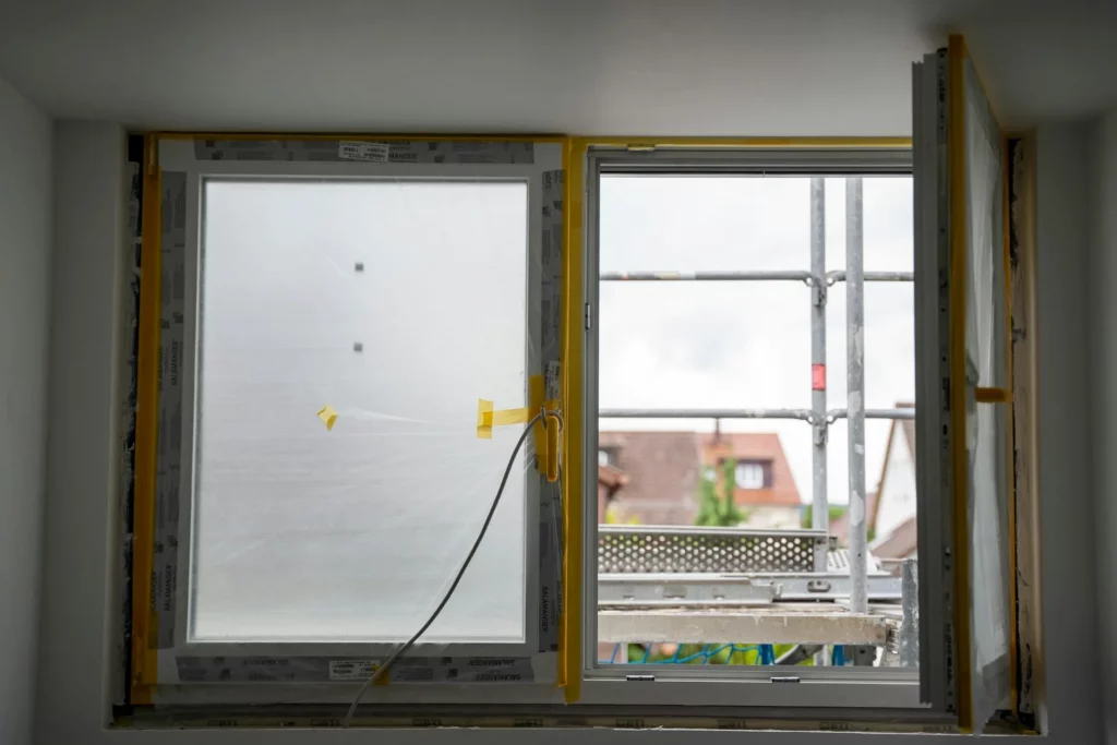 Installation d'une double fenêtre vue de l'intérieur
